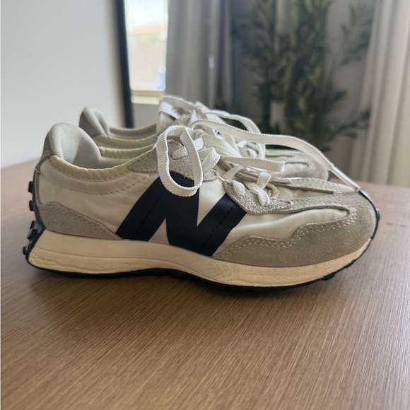 Kids boys unisex new balance 327 sneakers size 13.5 - Picture 3 of 11